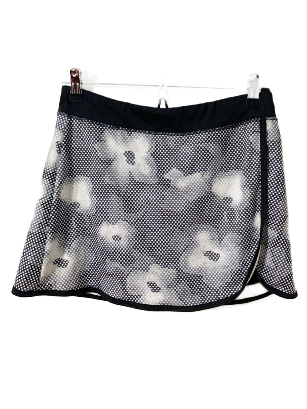 Danskin Now Performance Active Skort Flower & Dot Pattern Open Side Short Lining